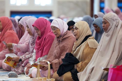 DATUK SERI DR WAN AZIZAH WAN ISMAIL