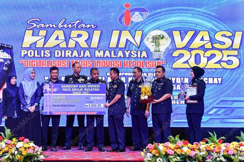 TAN SRI AYOB KHAN MYDIN PITCHAY