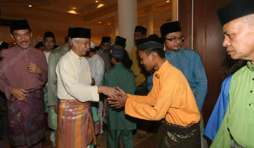 TUANKU MUHRIZ