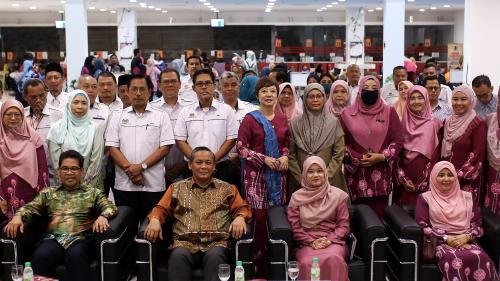 FADHLINA SIDEK