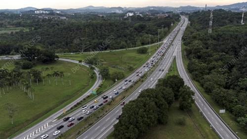 ALIRAN TRAFIK DI LEBUHRAYA UTARA-SELATAN (PLUS)