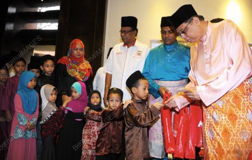 NS09_13072015_ISMAIL_BERBUKA