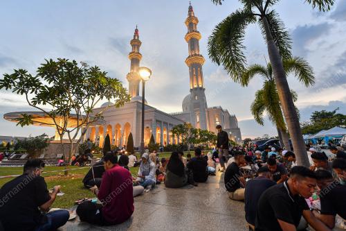 IFTAR DI MASJID SRI SENDAYAN