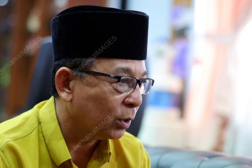 DATUK DR ROSLAN HUSSIN