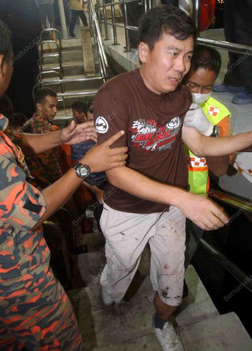 KAPAL TERBAKAR