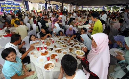 RUMAH TERBUKA
