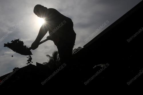 USAHAWAN ARANG DARI TEMPURUNG KELAPA