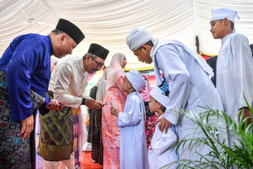 TAN SRI WAN AHMAD DAHLAN ABDUL AZIZ