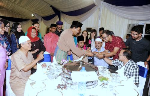 NS09_30062014_BUKA_PUASA