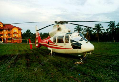 NS10_08122016_HELI_MENDARAT