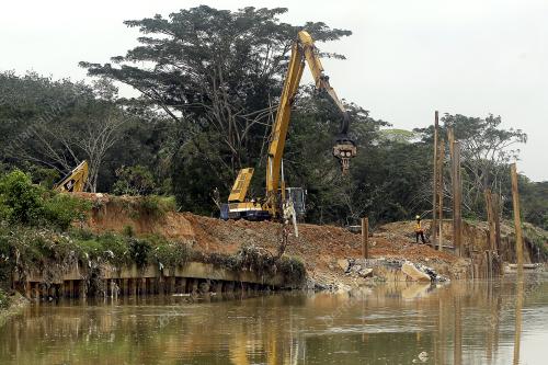 TINJAUAN KERJA BAIK PULIH TEBING LOJI RAWATAN AIR LINGGI