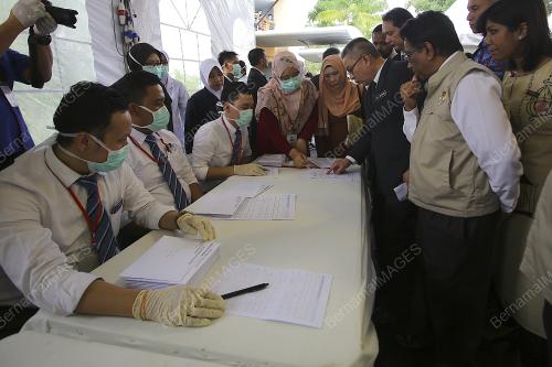 DATUK SERI DR ADHAM BABA