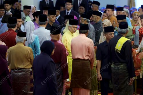 TUANKU MUHRIZ TUANKU MUNAWIR