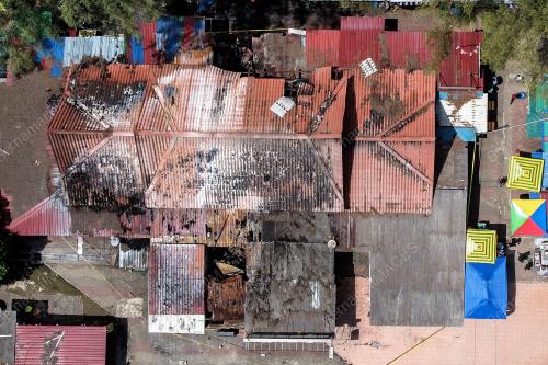 SEMBILAN GERAI MAKANAN DI TELUK KEMANG TERBAKAR