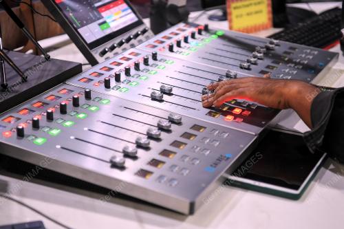 HARI RADIO SEDUNIA