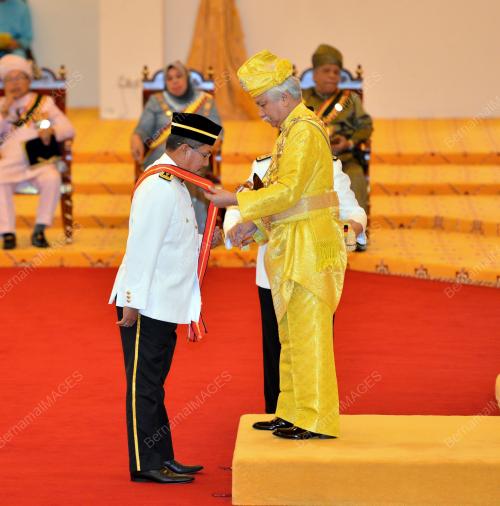NS10_14012015_TUANKU_MUHRIZ