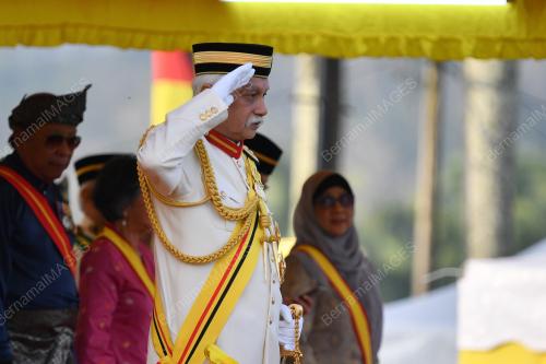 TUANKU MUHRIZ TUANKU MUNAWIR 