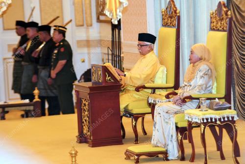TUANKU MUHRIZ TUANKU MUNAWIR
