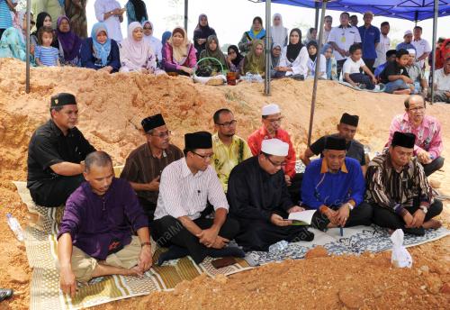 NS10_14102015_FIRDAUS_KEBUMI
