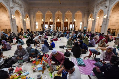 IFTAR DI MASJID SRI SENDAYAN