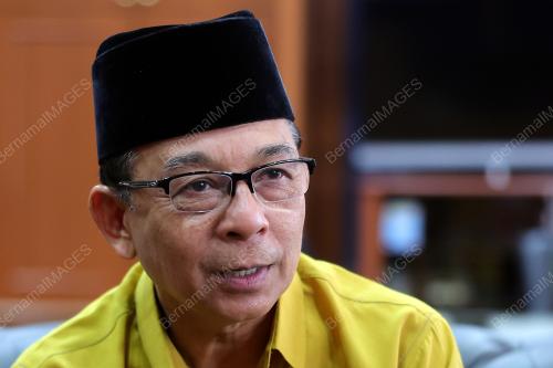 DATUK DR ROSLAN HUSSIN