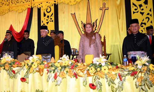 TUANKU MUHRIZ TUANKU MUNAWIR