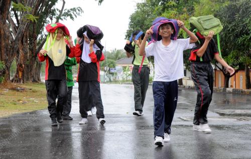 NS10_17092015_HUJAN