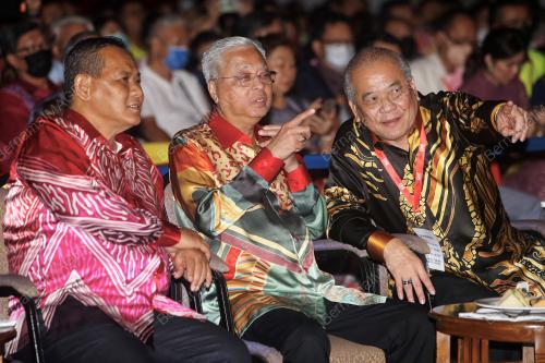 DATUK SERI ISMAIL SABRI YAAKOB