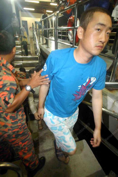 KAPAL TERBAKAR