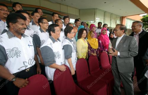 DATUK SERI DR RAIS YATIM