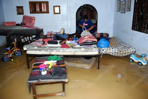 BANJIR KILAT
