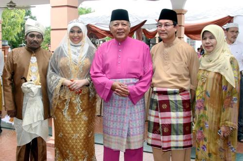 TUN MOHD KHALIL YAAKOB