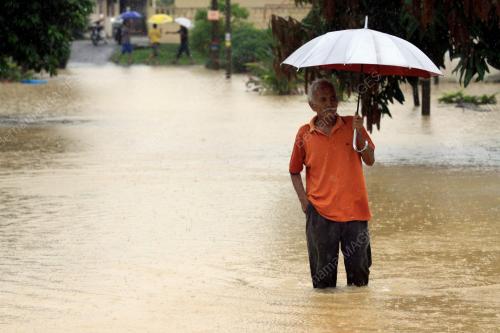 NS10_26122014_BANJIR_KILAT