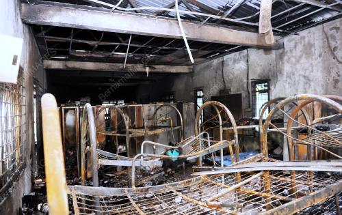 NS10_28092017_ASRAMA_TERBAKAR
