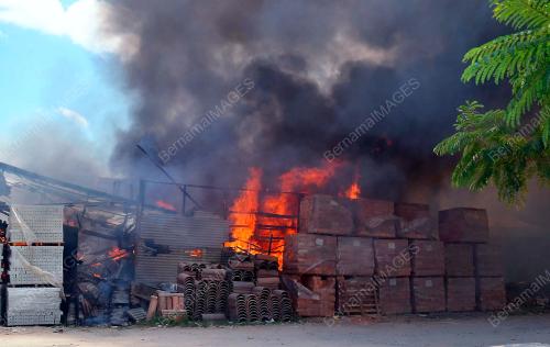 NS10_30012014_KEBAKARAN