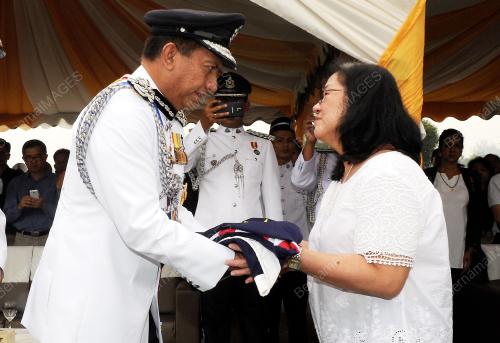 NS11_03102015_POLIS_PENGKEBUMIAN