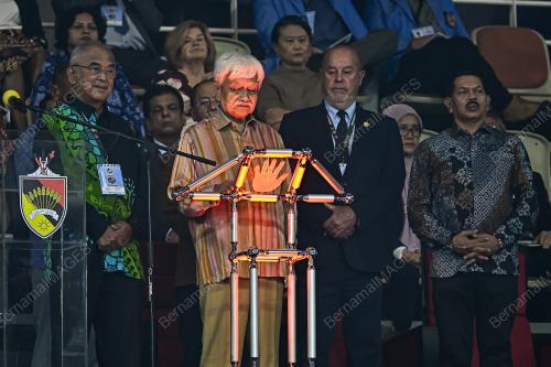 TUANKU MUHRIZ TUANKU MUNAWIR