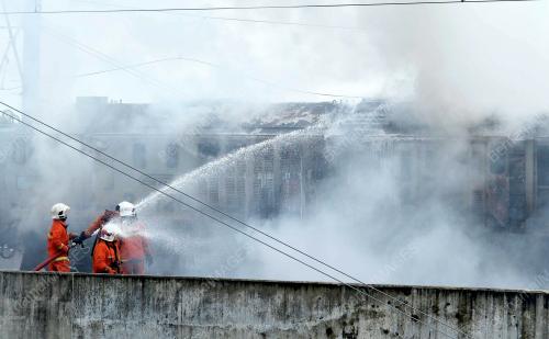 NS11_09022016_KERETAPI_TERBAKAR