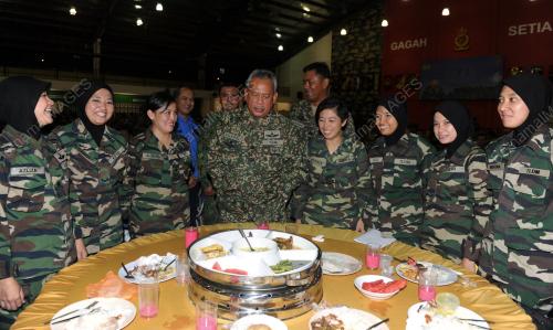 NS11_09072014_MALBATT_BERBUKA