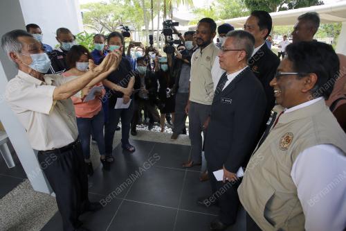 DATUK SERI DR ADHAM BABA