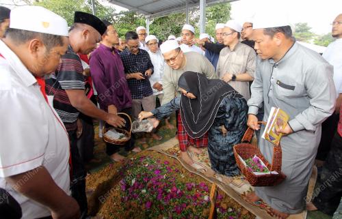 NS11_15032017_JENAZAH_KEBUMI