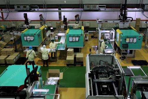 KILANG PERINDUSTRIAN BEROPERASI SEMASA SEKATAN PERGERAKAN PENUH