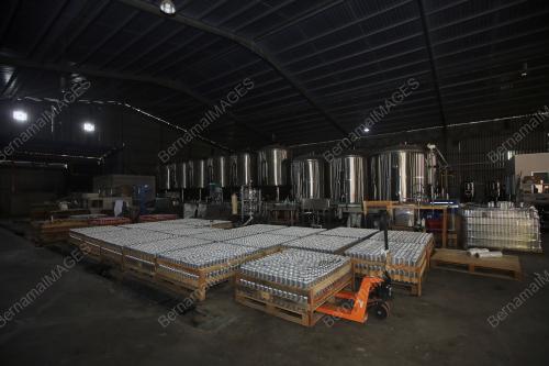 SERBUAN SINDIKET PENGILANGAN MINUMAN KERAS