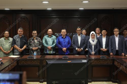 DATUK SERI AMINUDDIN HARUN