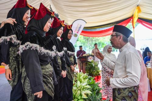 TAN SRI WAN AHMAD DAHLAN ABDUL AZIZ