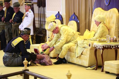 TUANKU MUHRIZ TUANKU MUNAWIR