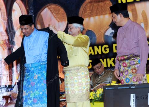 TUANKU MUHRIZ IBNI ALMARHUM TUANKU MUNAWIR