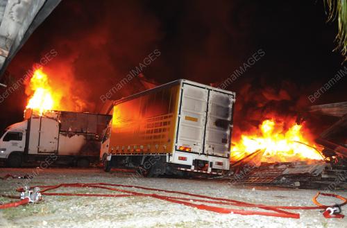 NS11_28082015_TERBAKAR