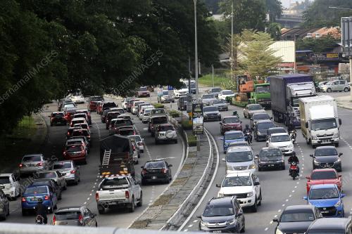TINJAUAN ALIRAN TRAFIK PLUS DAN ANTARA BANDAR