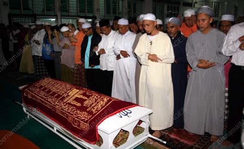 AZMAN MOHAMAD NOOR
